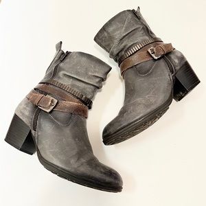 Earth "Spruce" Gray Genuine Leather Buckle Strap Moto Slouch Ankle Bootie Size 7